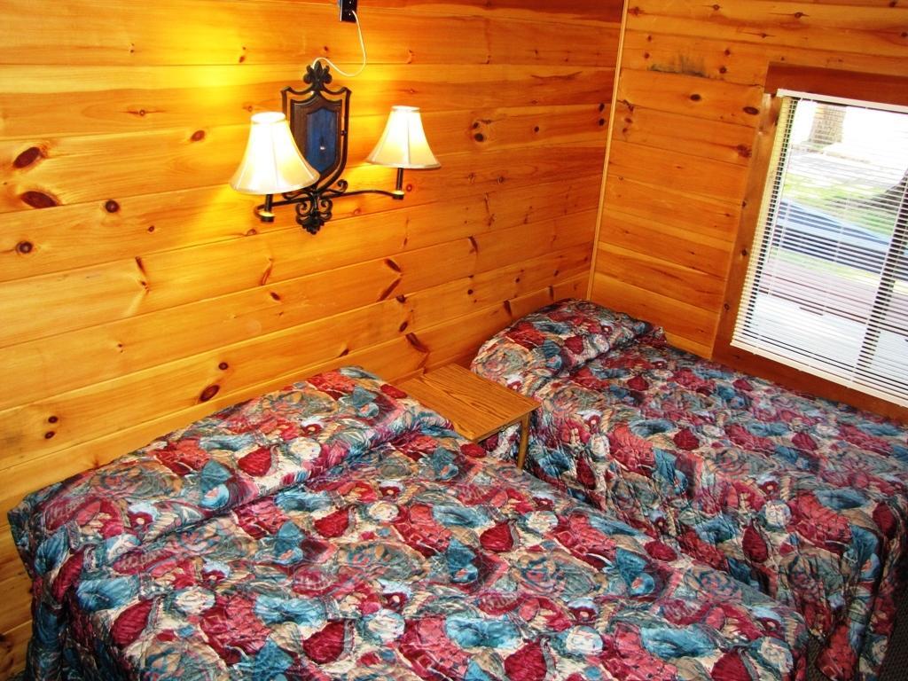 Depe Dene Resort Lake George Rom bilde