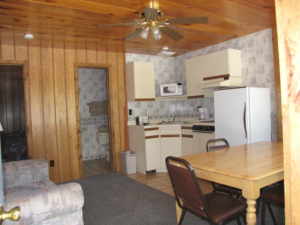 Depe Dene Resort Lake George Rom bilde